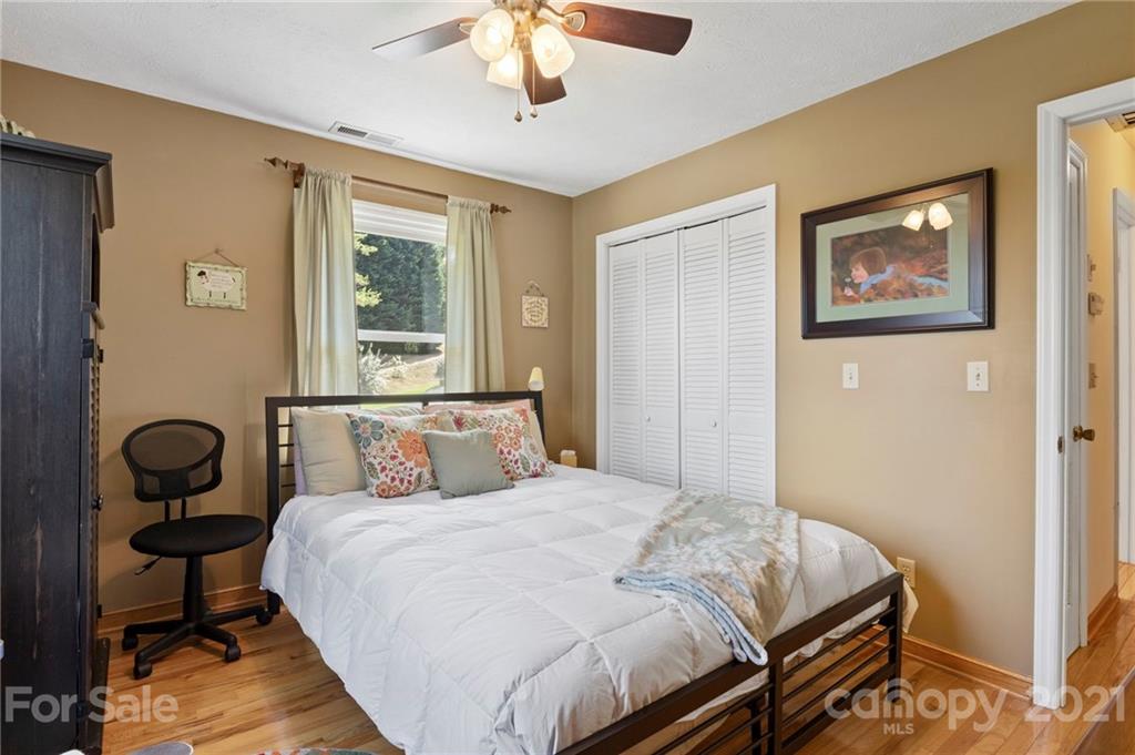 18 Rory Phillips View Candler, NC 28715 - Photo 23 of 35 Gallery Image 23