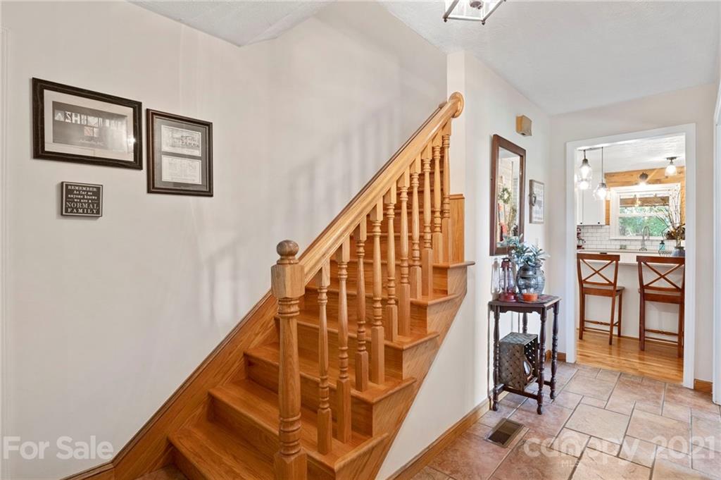 18 Rory Phillips View Candler, NC 28715 - Photo 5 of 35 Gallery Image 5