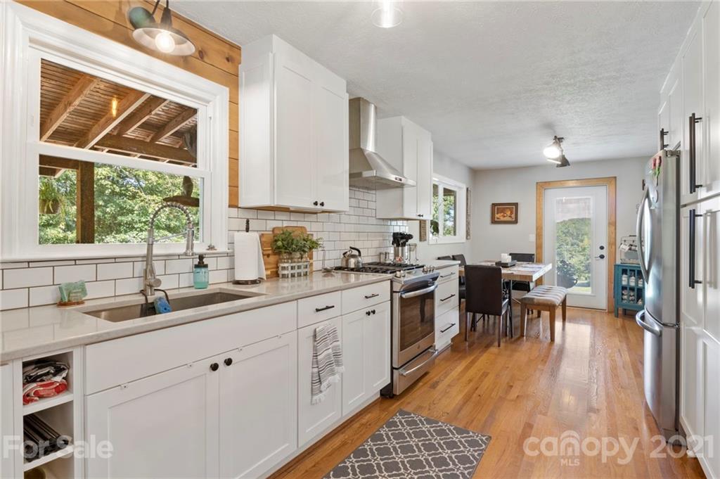 18 Rory Phillips View Candler, NC 28715 - Photo 6 of 35 Gallery Image 6