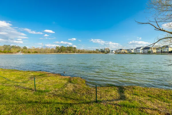 $575,000 | 335 Lakeshore Cove Drive, Fort Oglethorpe, GA 30742