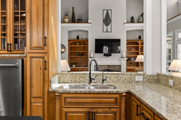 $575,000 | 335 Lakeshore Cove Drive, Fort Oglethorpe, GA 30742