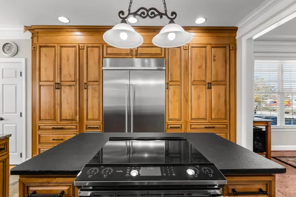 $575,000 | 335 Lakeshore Cove Drive, Fort Oglethorpe, GA 30742