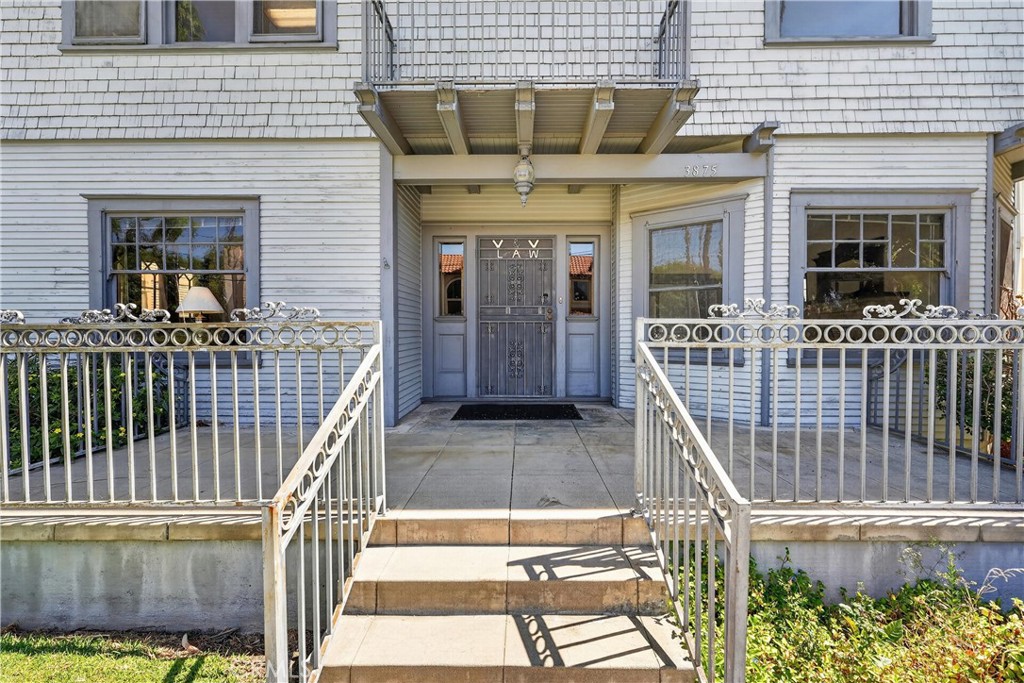 3875 11th Street Riverside, CA 92501 - Photo 9 of 58 Large front porch