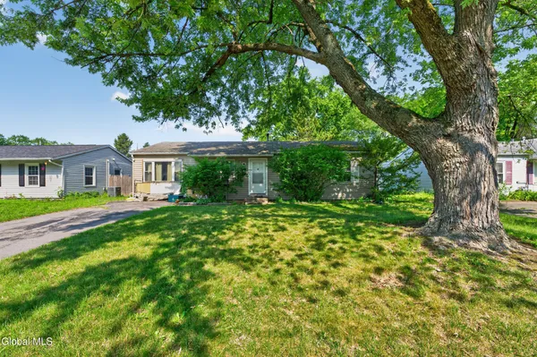 $200,000 | 22 Mildred Lane, Colonie, NY 12110