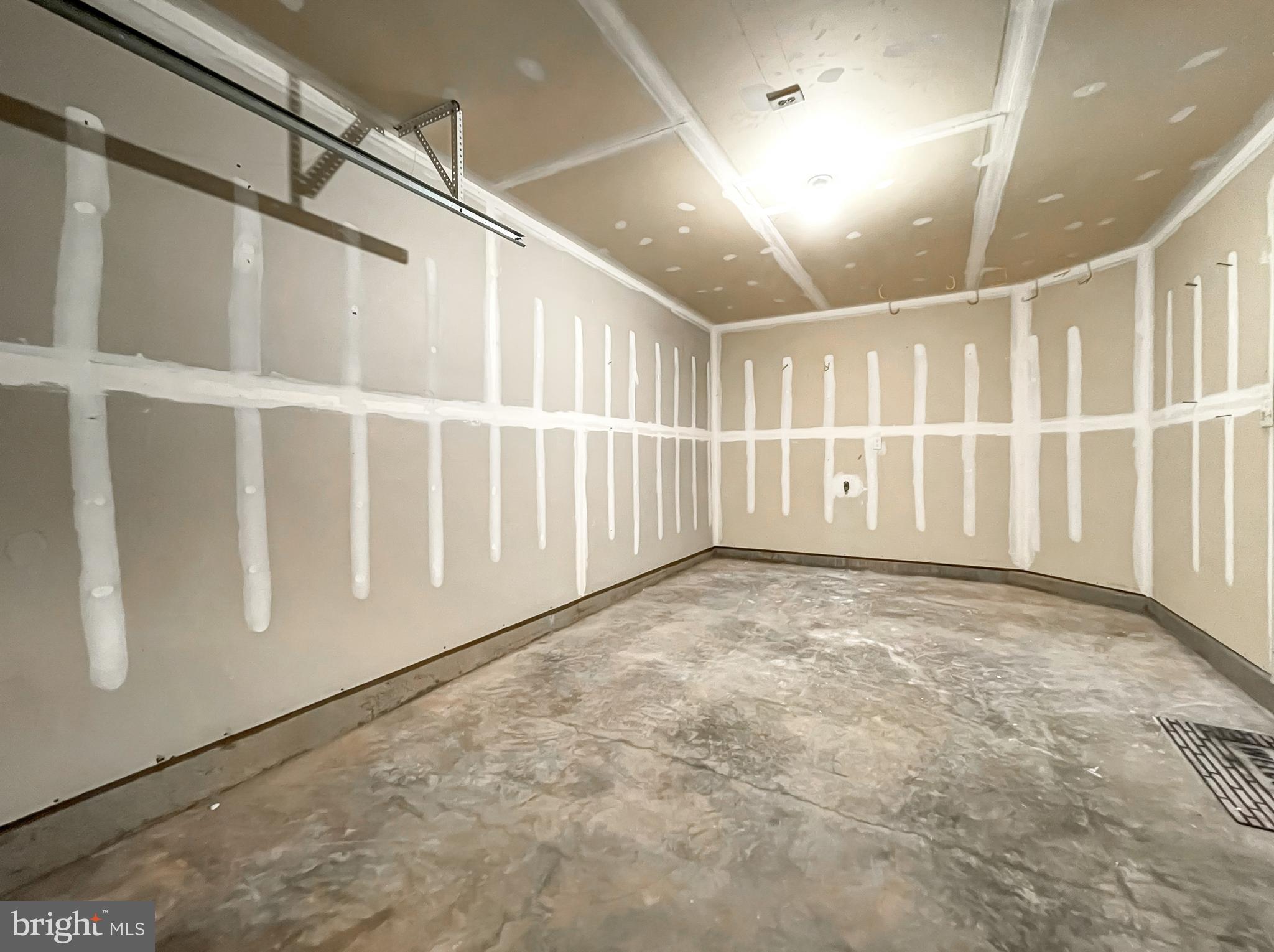 14004 Rockingham Road Germantown, MD 20874 - Photo 13 of 49 1 Car garage