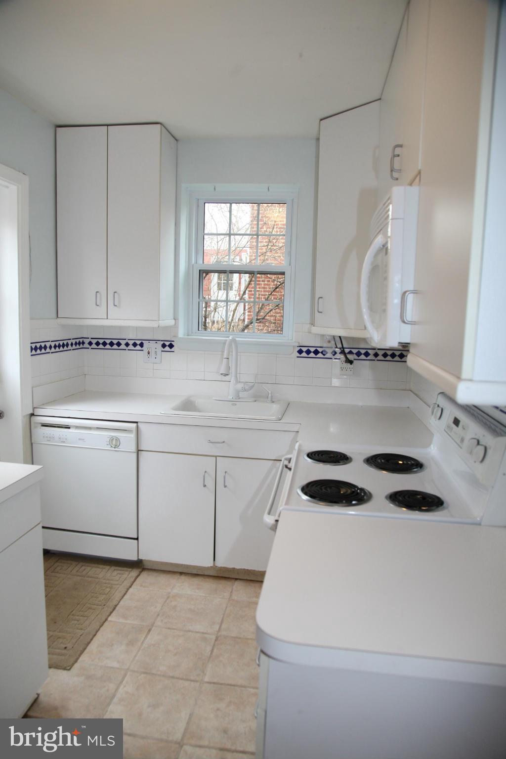 2615 Elnora Street Silver Spring, MD 20902 - Photo 10 of 28 Kitchen