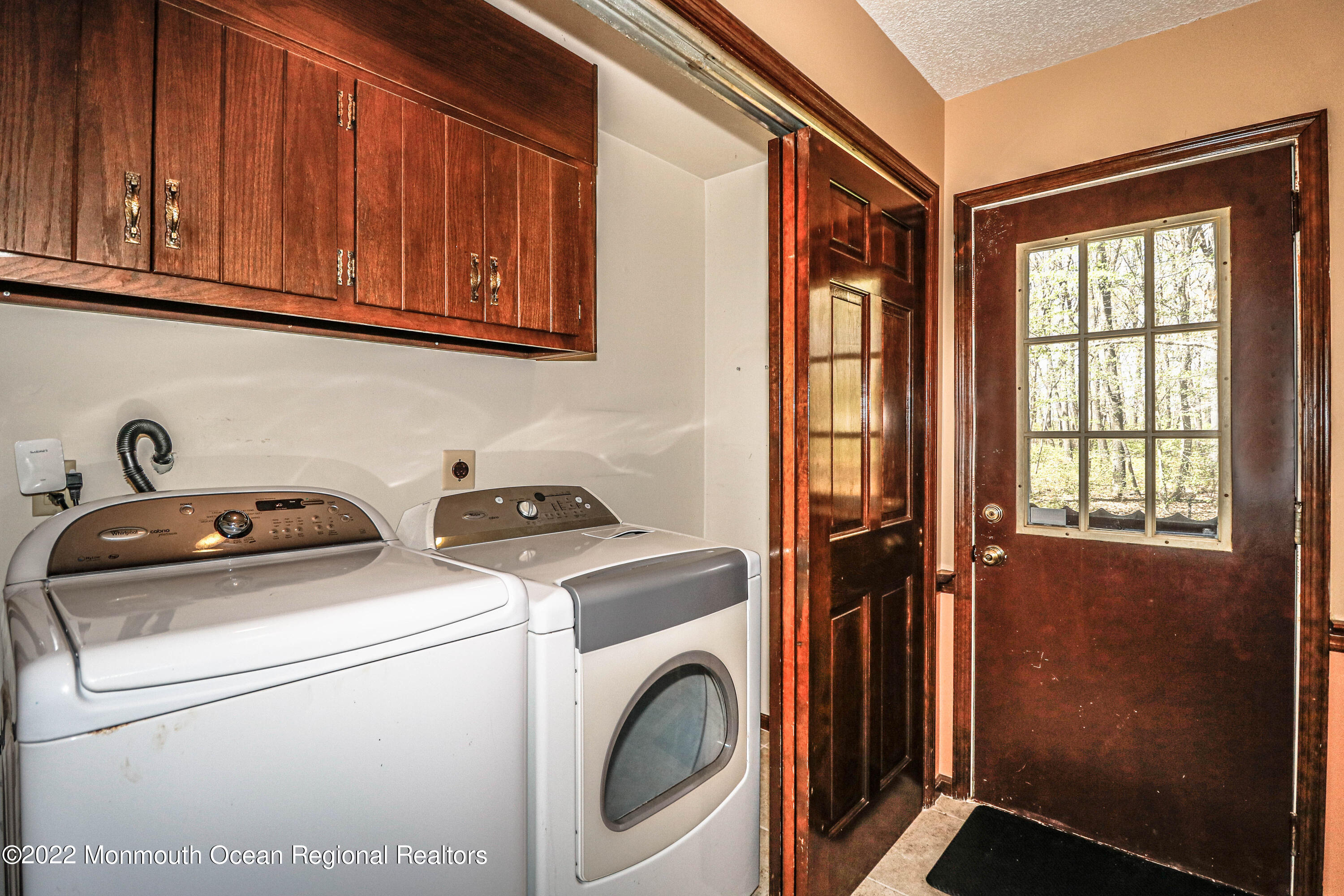 136 Stone Hill Road Colts Neck, NJ 07722 - Photo 21 of 55 Laundry & Mud Room
