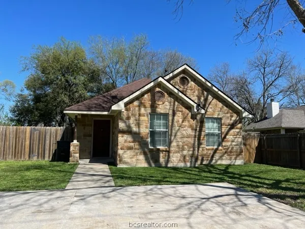 $1,500 | 706 East 22nd Street, Bryan, TX 77803