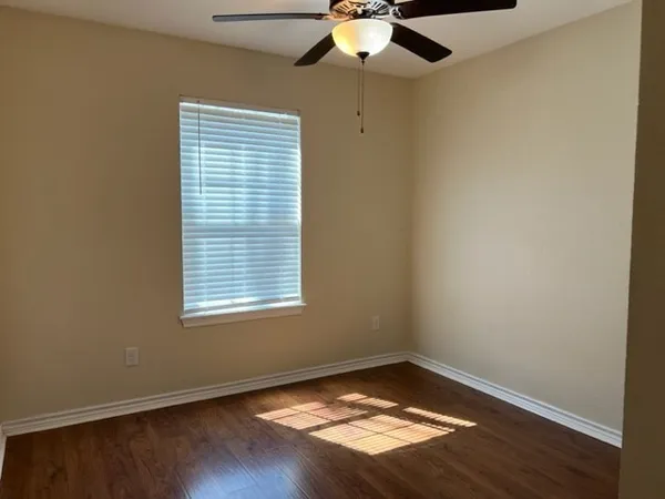 $1,500 | 706 East 22nd Street, Bryan, TX 77803