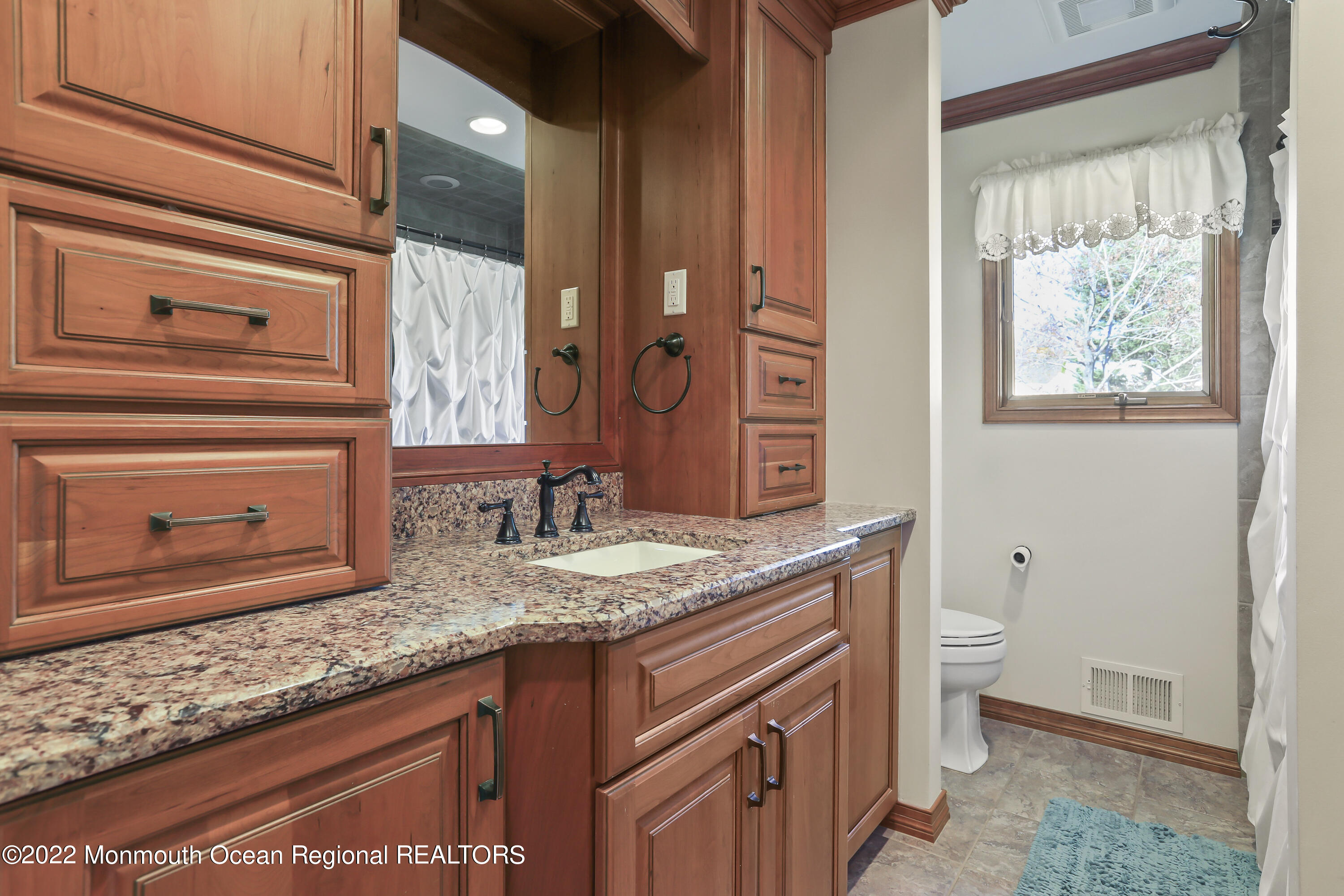 56 Westbrook Road Howell, NJ 07731 - Photo 13 of 33 5W5A3210