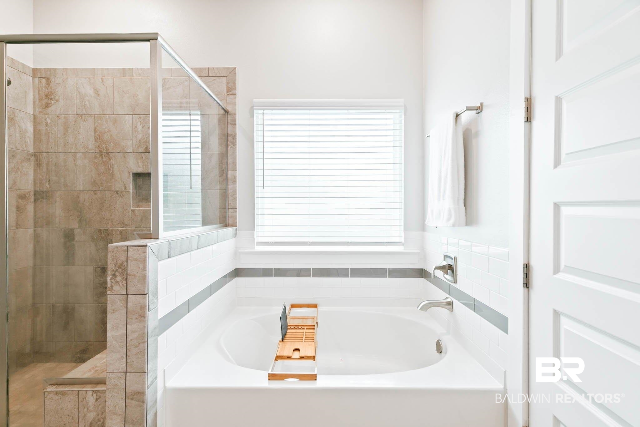 12785 Warbler Street Daphne, AL 36527 - Photo 17 of 53 Full bath with a garden tub and a shower stall