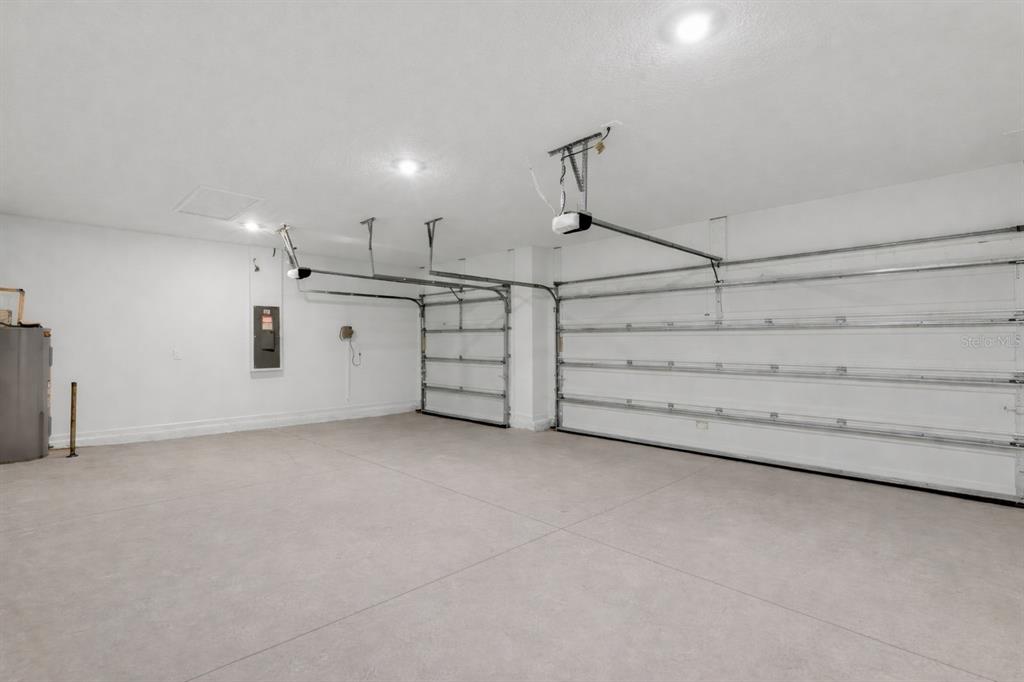 19426 Southwest 79th Street Dunnellon, FL 34432 - Photo 20 of 34 a view of a garage