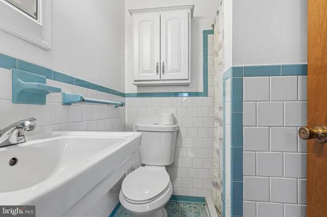 $2,350 | 6219 Groveland Road, Linthicum Heights, MD 21090