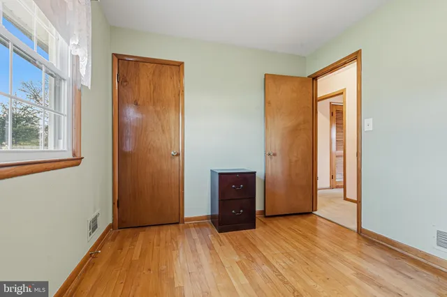 $2,350 | 6219 Groveland Road, Linthicum Heights, MD 21090