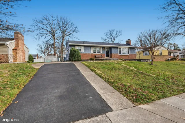 $2,350 | 6219 Groveland Road, Linthicum Heights, MD 21090