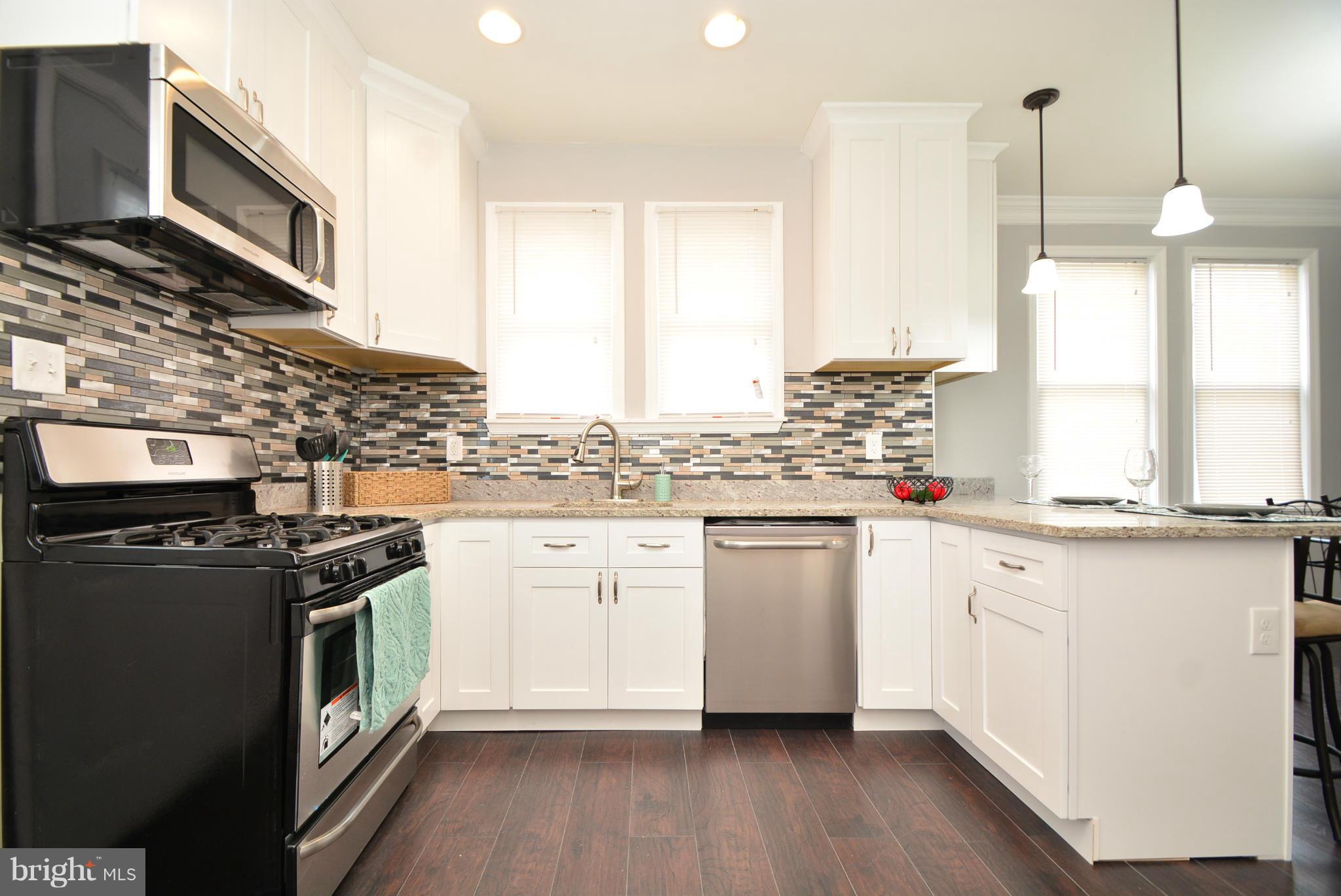 4429 Raspe Avenue Baltimore, MD 21206 - Photo 11 of 30 kitchen