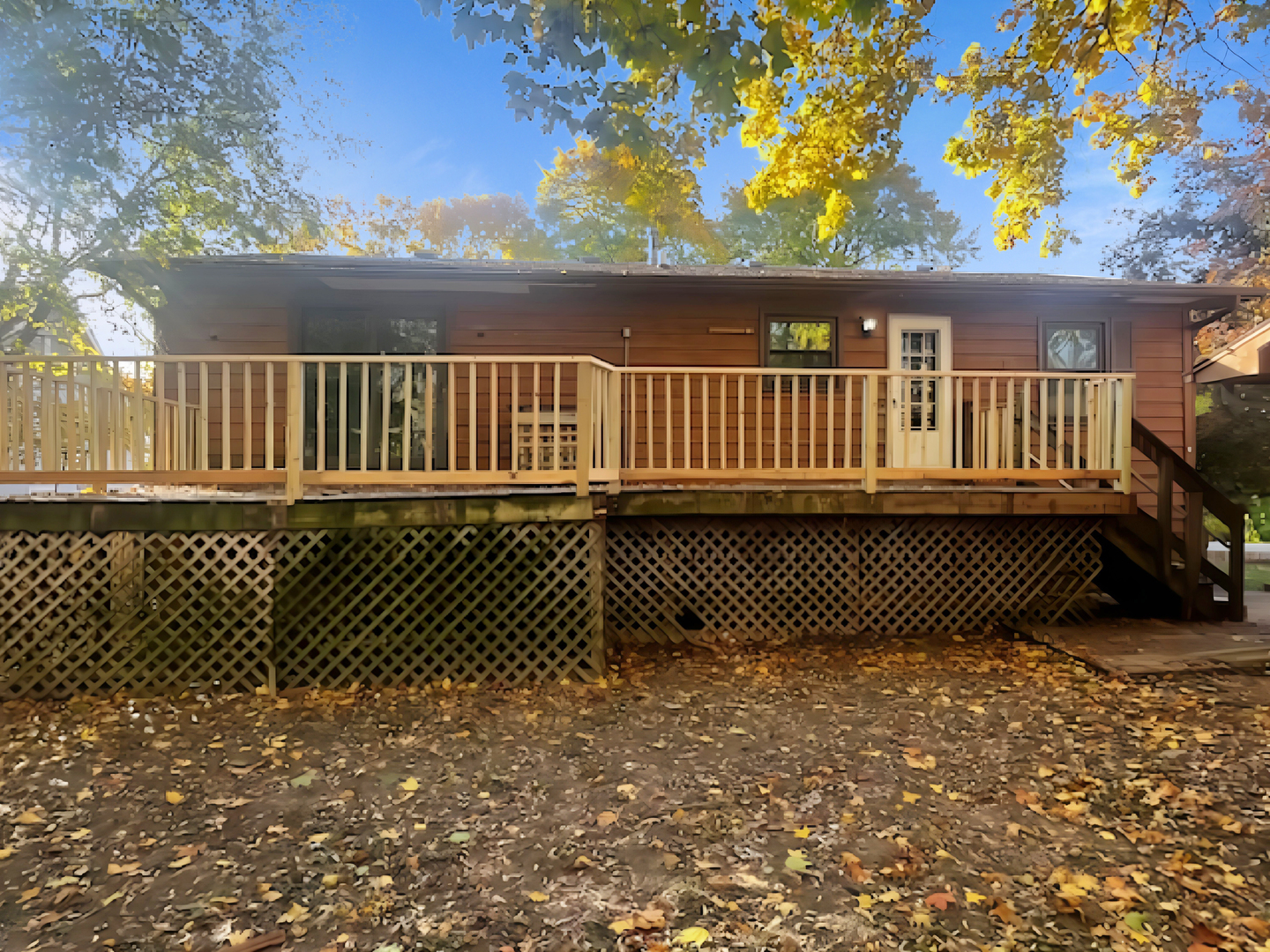 35531 Sunnyside Avenue Ingleside, IL 60041 - Photo 5 of 17 a side view of a black gate