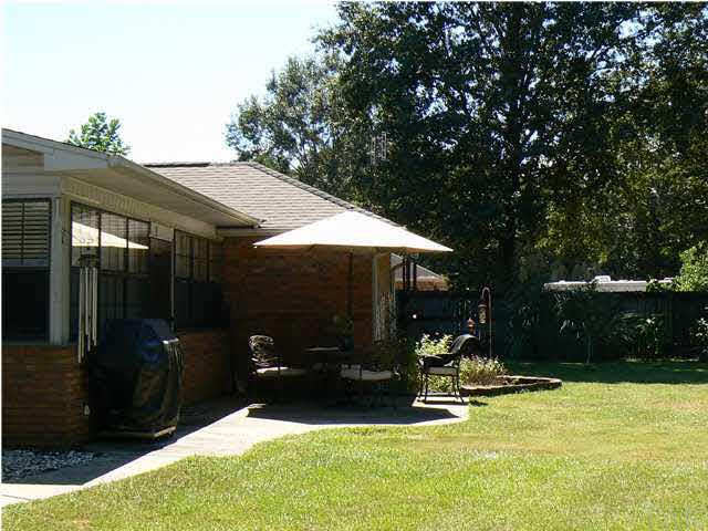 6545 Martin Road Milton, FL 32570 - Photo 18 of 18 Partial view of rear of home