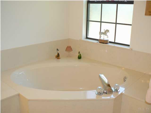 6545 Martin Road Milton, FL 32570 - Photo 10 of 18 Garden tub in Master