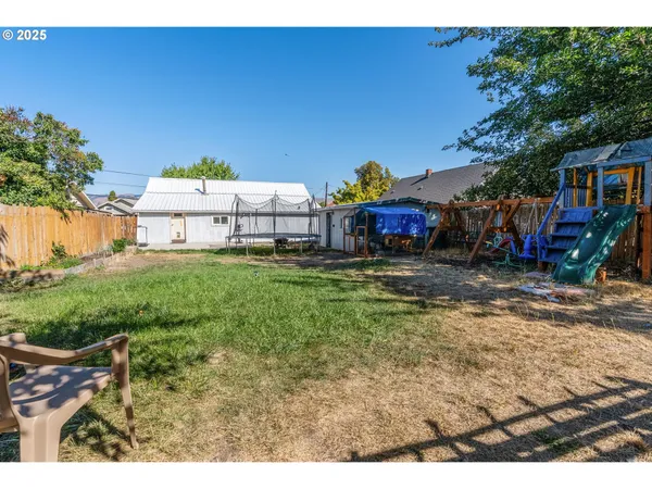 $299,000 | 1508 East 12th Street, The Dalles, OR 97058