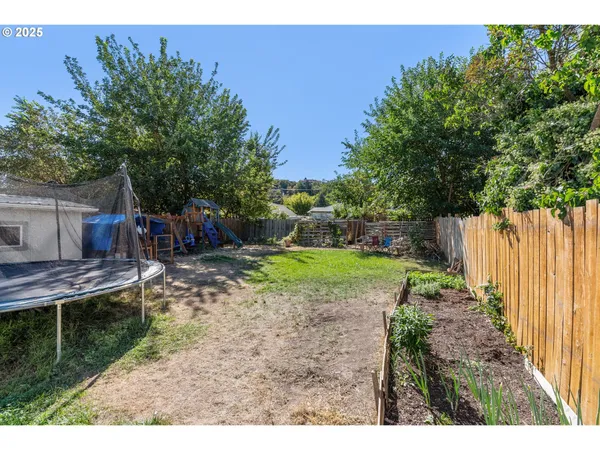 $299,000 | 1508 East 12th Street, The Dalles, OR 97058