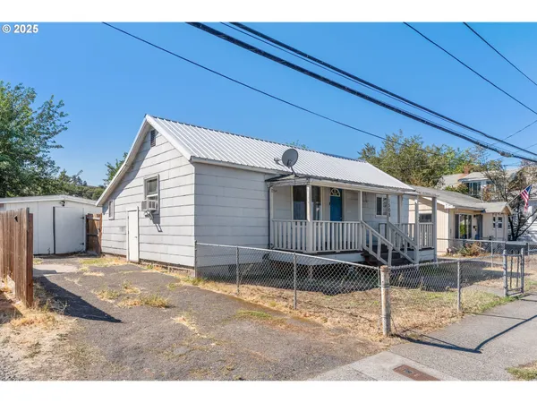 $299,000 | 1508 East 12th Street, The Dalles, OR 97058