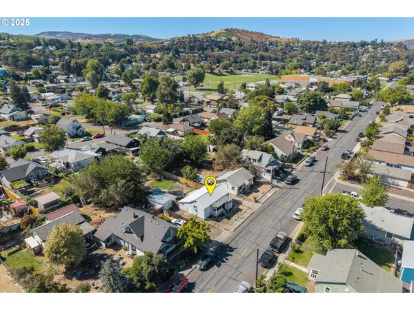 $299,000 | 1508 East 12th Street, The Dalles, OR 97058