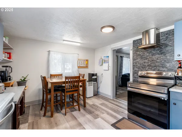 $299,000 | 1508 East 12th Street, The Dalles, OR 97058