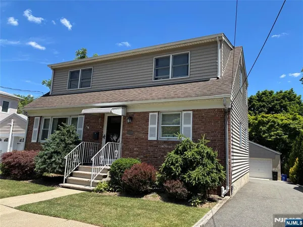 $2,800 | 131 1st Avenue, Hawthorne, NJ 07506