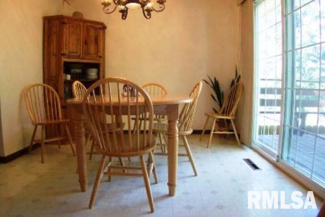 5102 Fairhaven Road Davenport, IA 52807 - Photo 5 of 9 Gallery Image 5