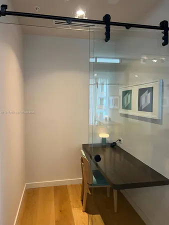 $890,000 | 11 Northeast 6th Street, Unit 814, Miami, FL 33132