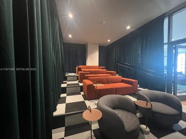 $890,000 | 11 Northeast 6th Street, Unit 814, Miami, FL 33132