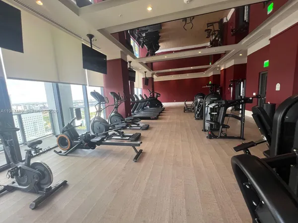 $890,000 | 11 Northeast 6th Street, Unit 814, Miami, FL 33132