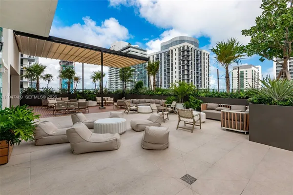 $890,000 | 11 Northeast 6th Street, Unit 814, Miami, FL 33132