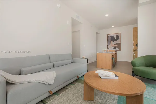 $890,000 | 11 Northeast 6th Street, Unit 814, Miami, FL 33132