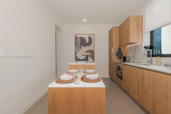 $890,000 | 11 Northeast 6th Street, Unit 814, Miami, FL 33132