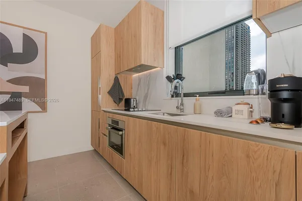 $890,000 | 11 Northeast 6th Street, Unit 814, Miami, FL 33132