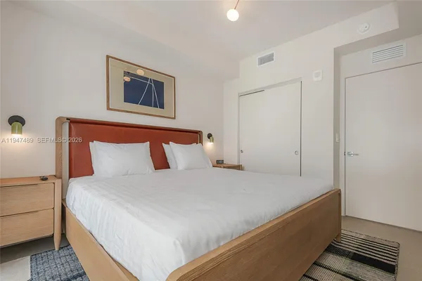 $890,000 | 11 Northeast 6th Street, Unit 814, Miami, FL 33132
