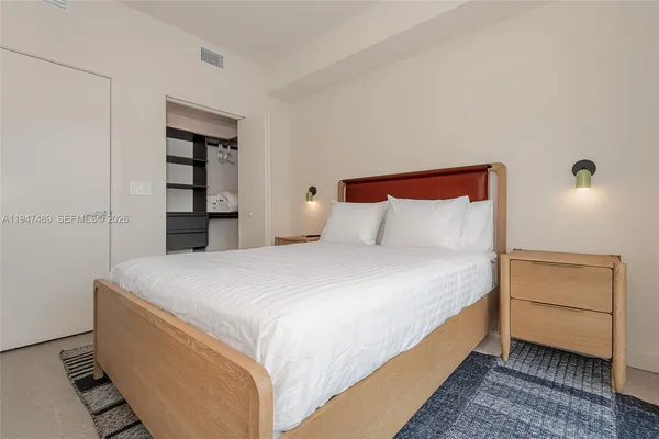 $890,000 | 11 Northeast 6th Street, Unit 814, Miami, FL 33132