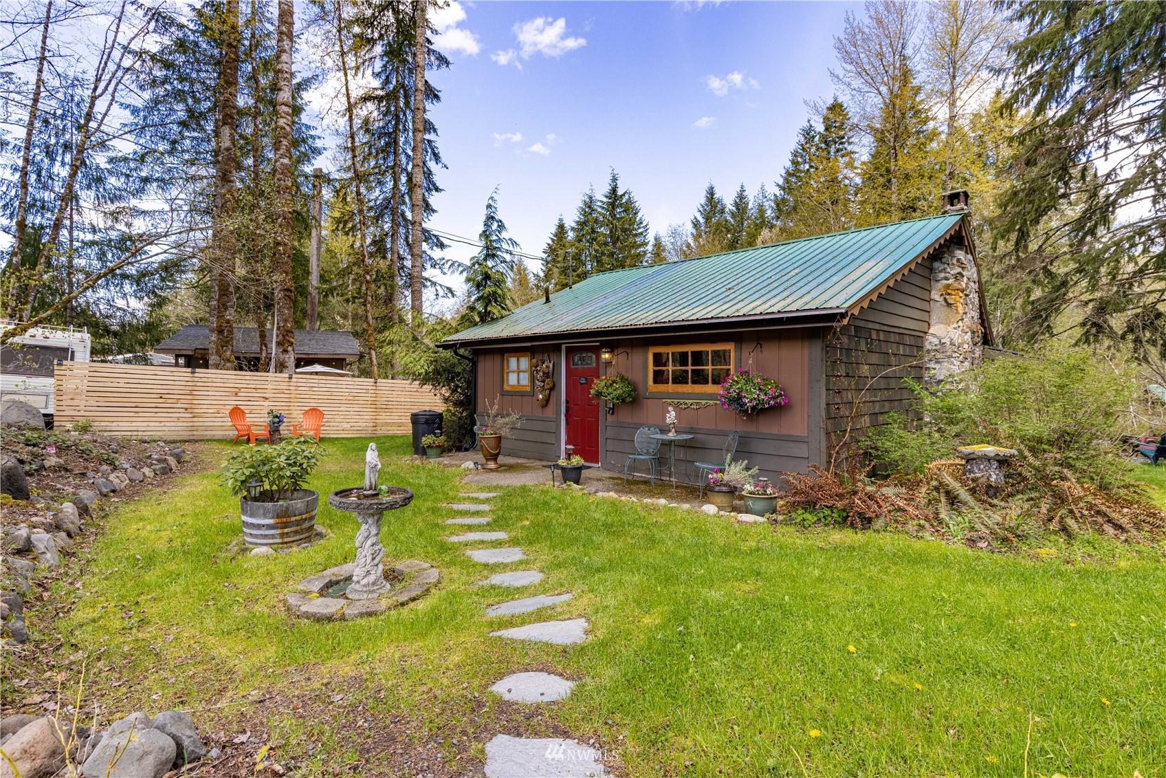286 Osborn Road Ashford, WA 98304 - Photo 3 of 25 Gallery Image 3