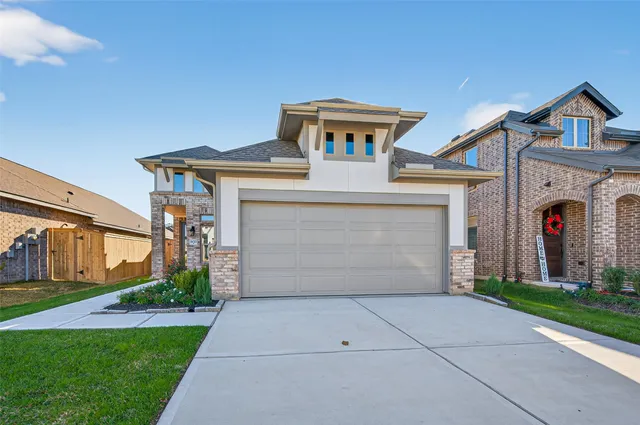 front view of house with a yard