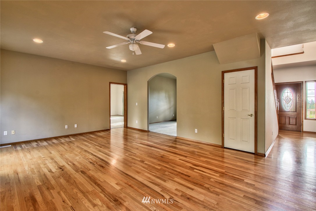22622 North Starbird Road Mount Vernon, WA 98274 - Photo 9 of 25 Gallery Image 9