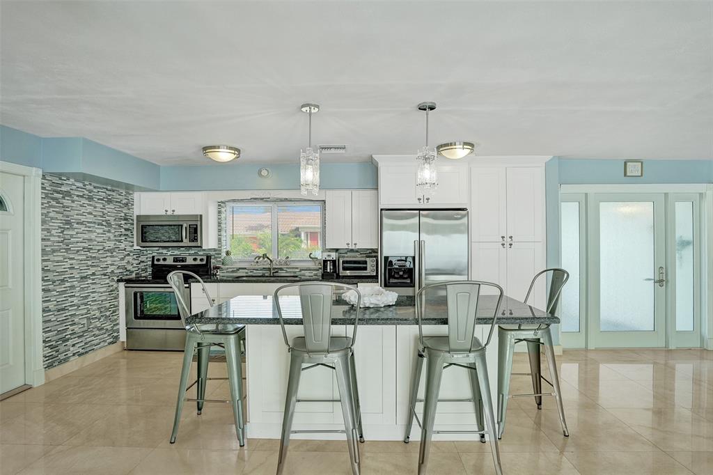 3406 Robbins Road Pompano Beach, FL 33062 - Photo 5 of 47