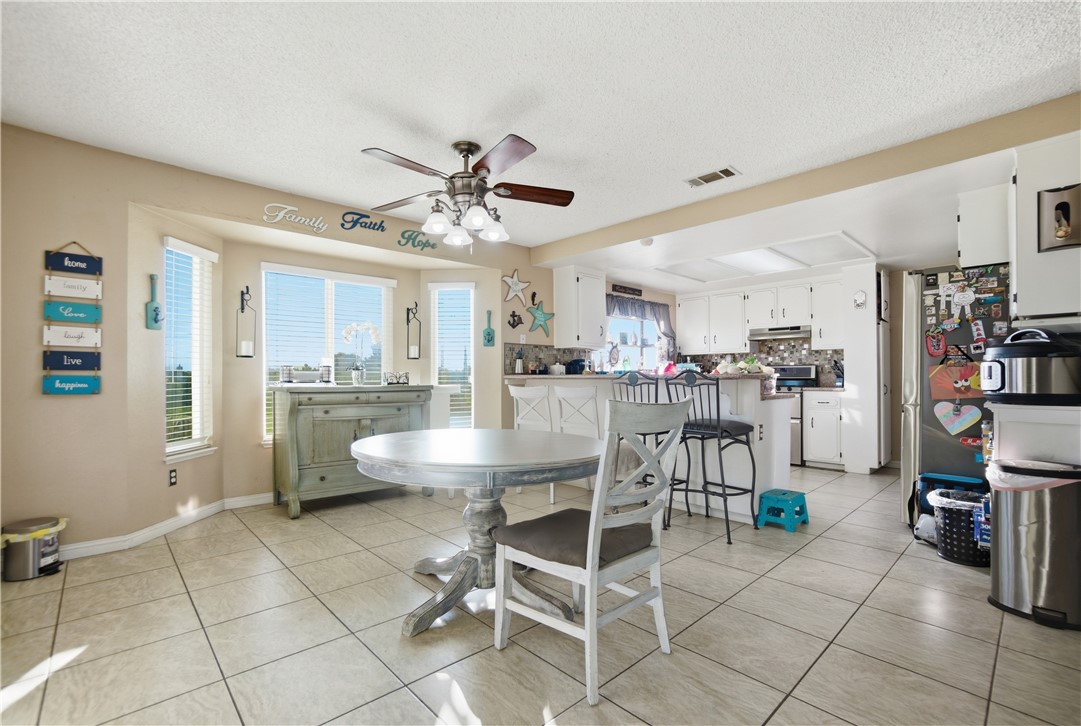 15358 Apple Valley Road Apple Valley, CA 92307 - Photo 5 of 24