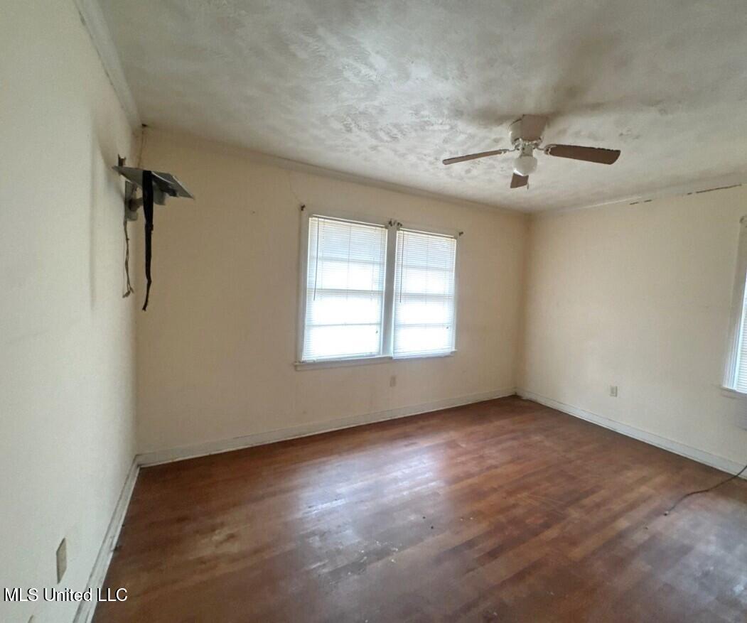 216 Meadowview Street Jackson, MS 39209 - Photo 7 of 14 216_11