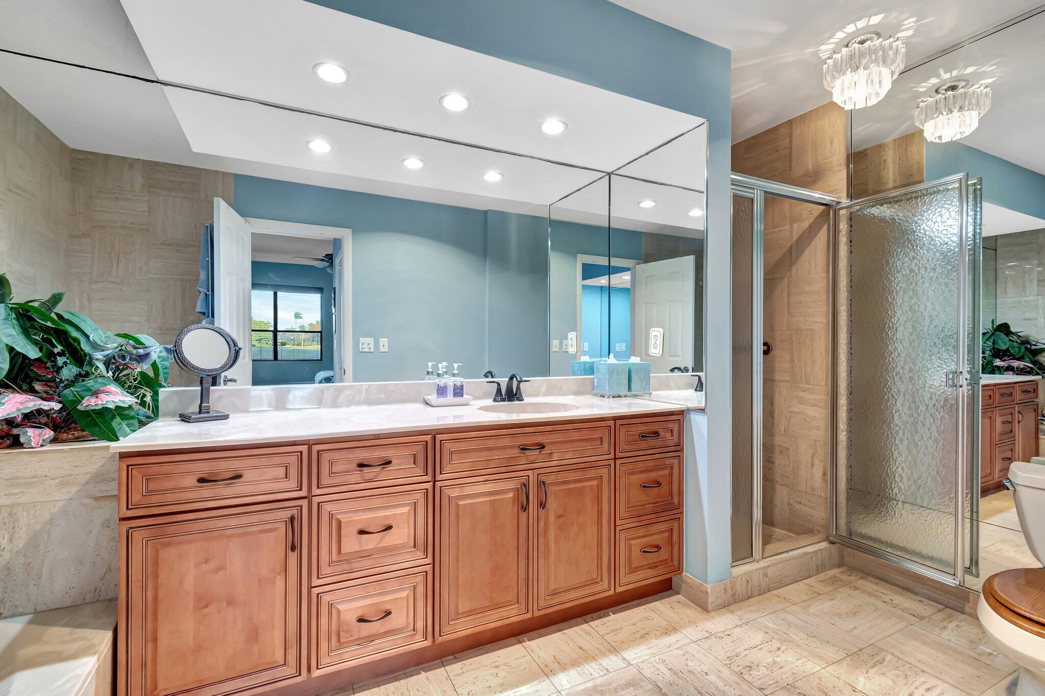 7448 La Paz Boulevard, Unit 102 Boca Raton, FL 33433 - Photo 9 of 23 PRIMARY VANITY
