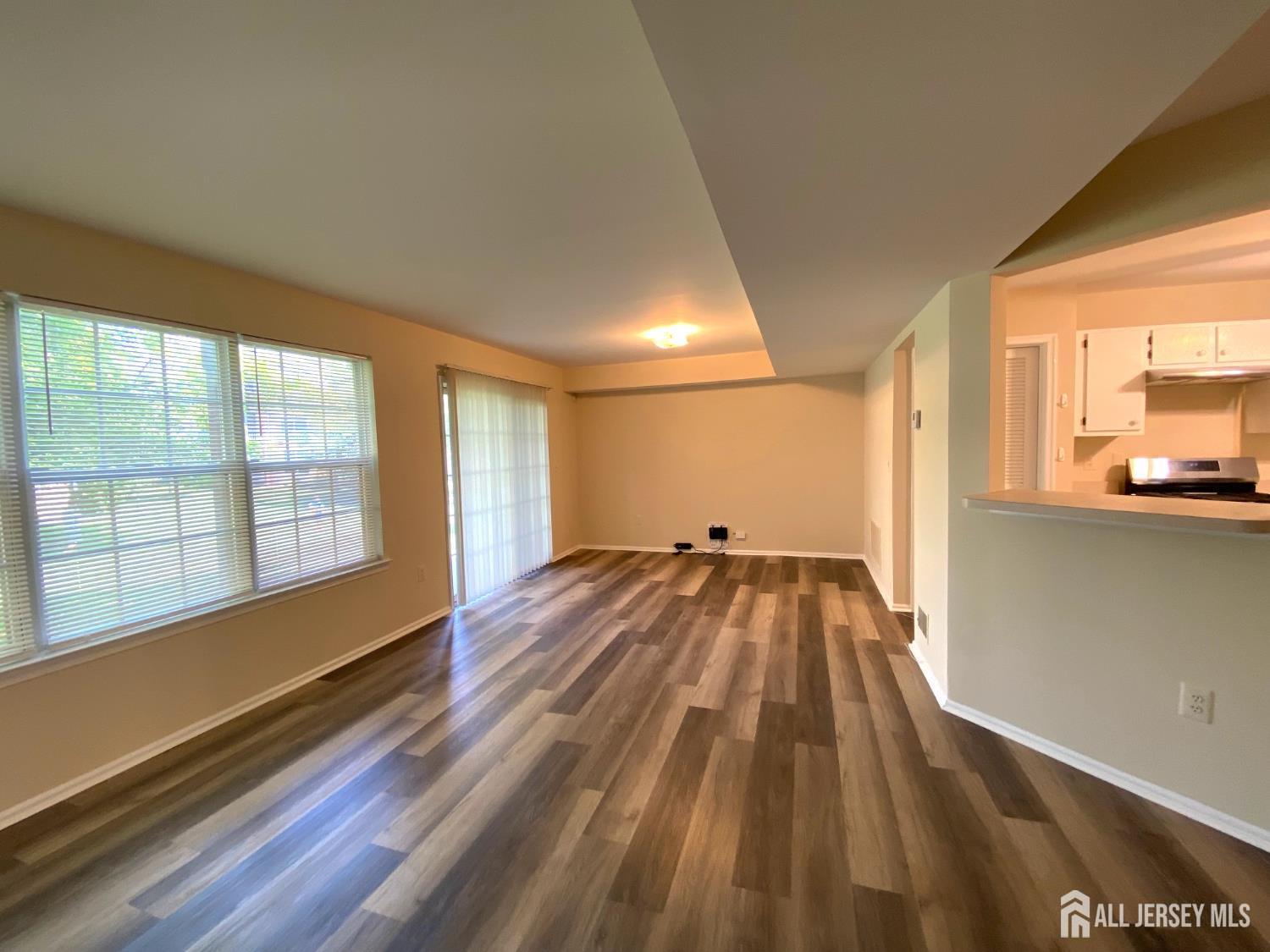 420 Plymouth Road North Brunswick, NJ 08902 - Photo 4 of 16