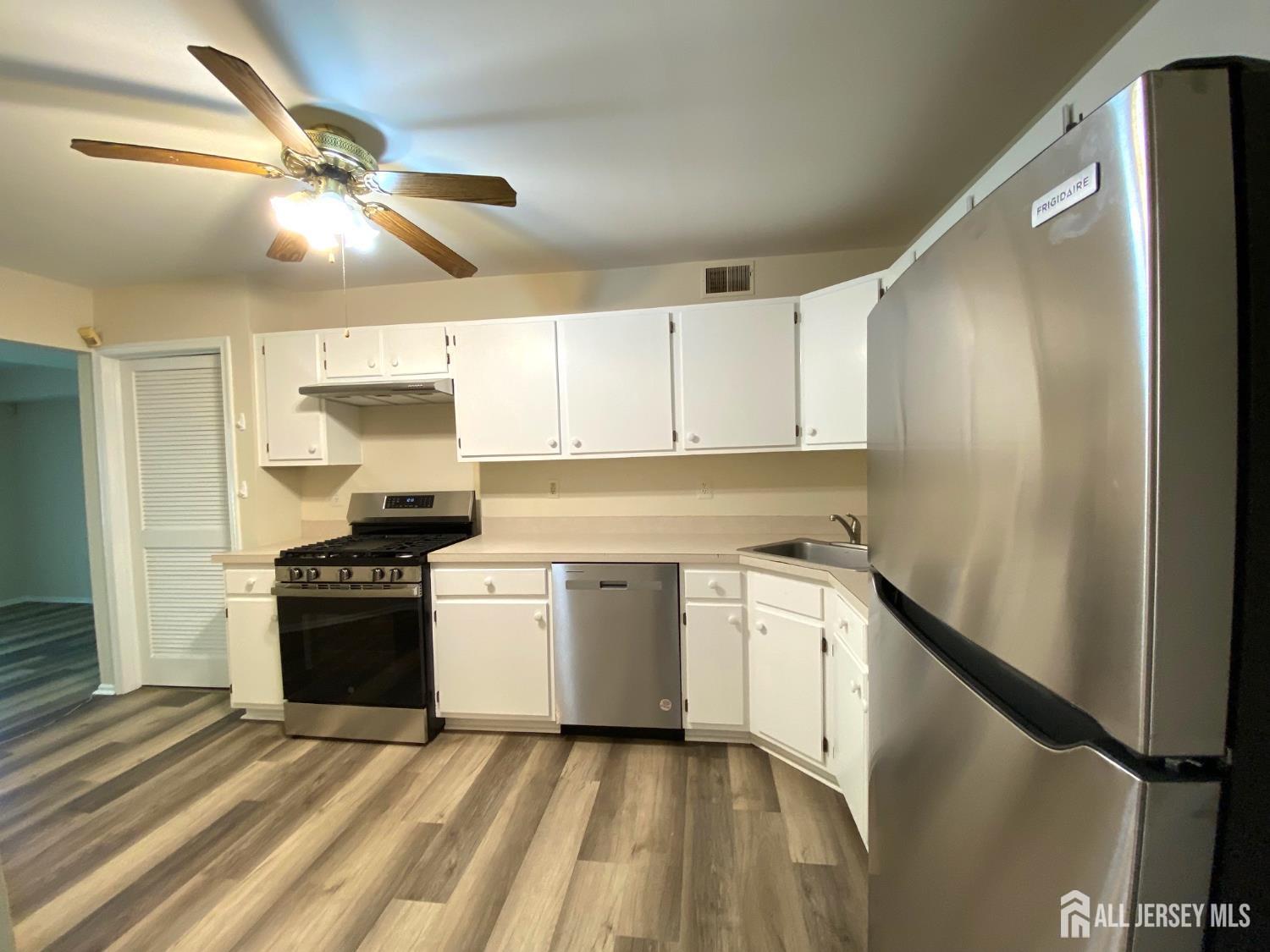 420 Plymouth Road North Brunswick, NJ 08902 - Photo 7 of 16