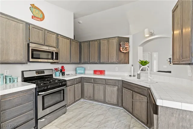 $3,000 | 131 East Tamarack Drive, Henderson, NV 89002