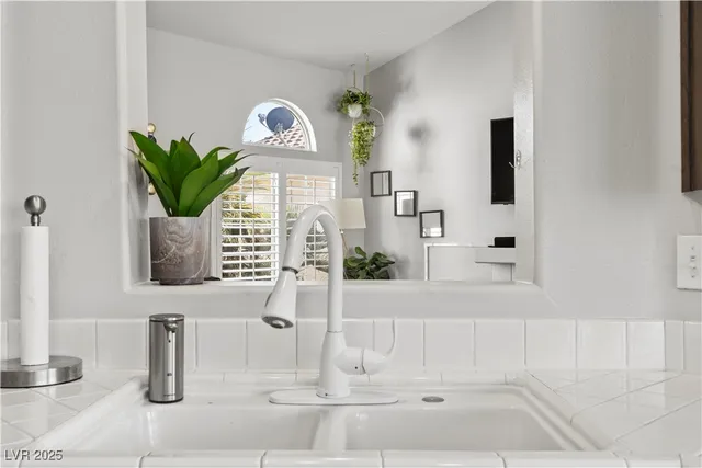 $3,000 | 131 East Tamarack Drive, Henderson, NV 89002